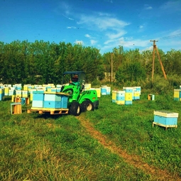 13_Pasika21_Ukrainian_Honey_Beekeeping_2.jpeg