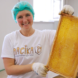 09_Pasika21_Ukrainian_Honey_Beekeeping_9.JPG