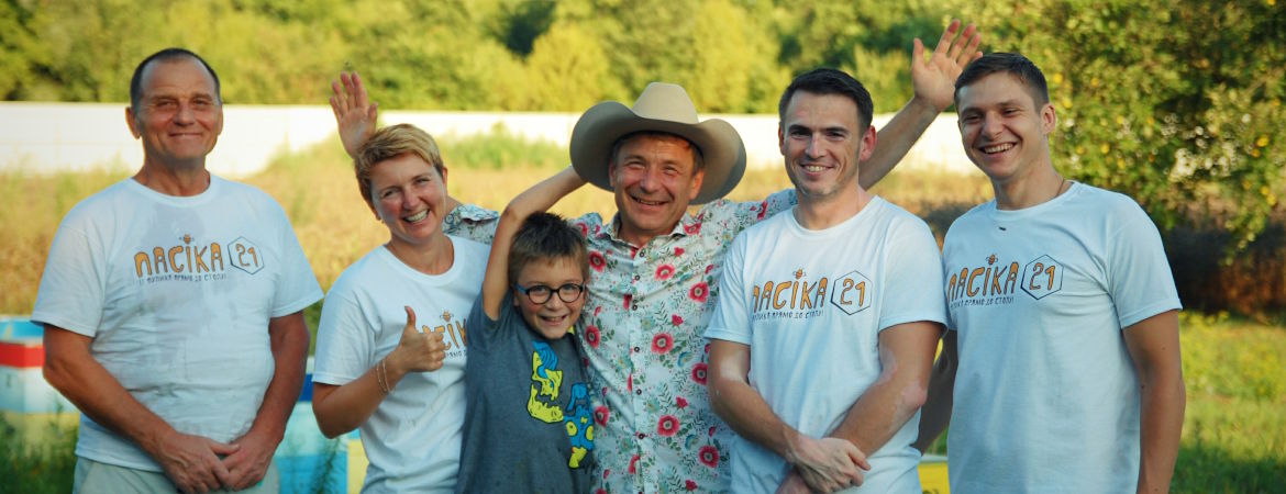 Pasika 21 team: beekeepers and technologists of our Eco Apiary